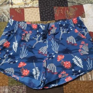 Women's North Face print short size L